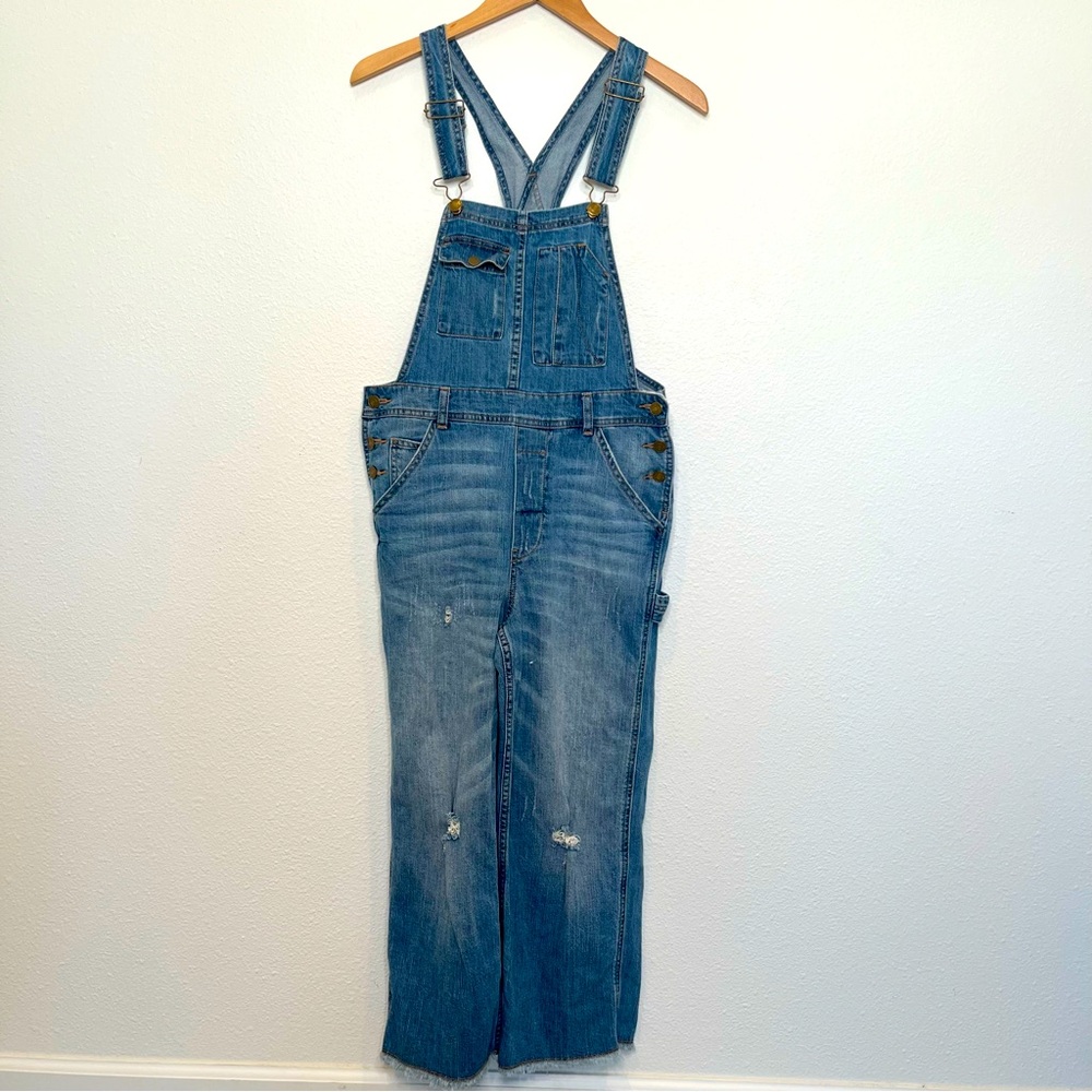 Anthropologie Pilcro Denim Distressed Painter Style Cropped Overalls, size 26